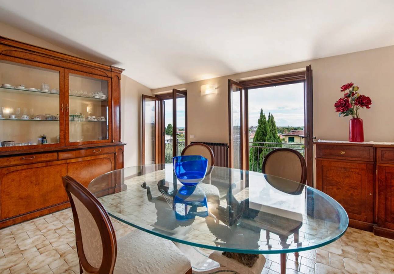 Entire apartment, Apartment 'Solarolo Cristina' with Lake View, Wi-Fi and Air Conditioning in Manerba del Garda, Garda Mountains