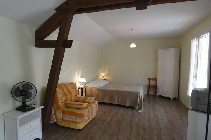 Location de vacances pour 6 personnes, avec jardin et piscine à Montsoué - 2