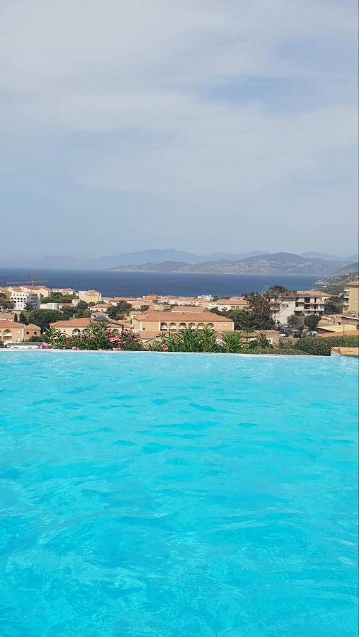 Apartamento de vacaciones para 4 personas, con piscina y terraza - 1