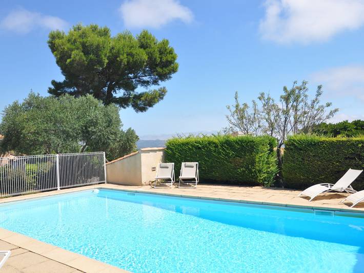 Maison de vacances pour 6 personnes, avec Terrasse et Jardin ainsi que Piscine et Vue sur le lac à Narbonne