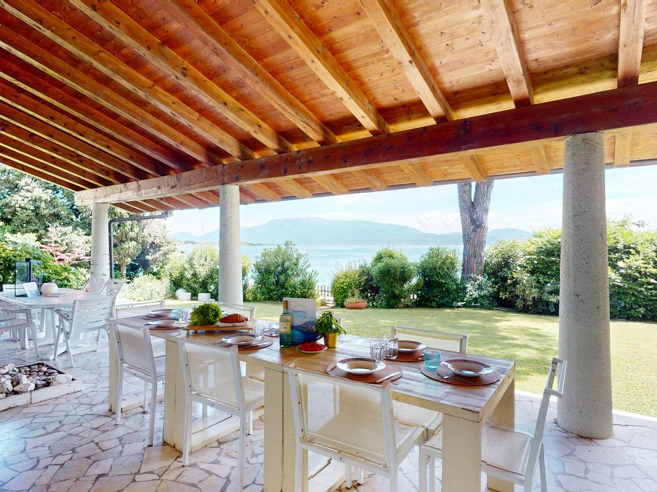 Villa beach front 7 Bello in Spiaggia Romantica (Manerba del Garda), Manerba del Garda