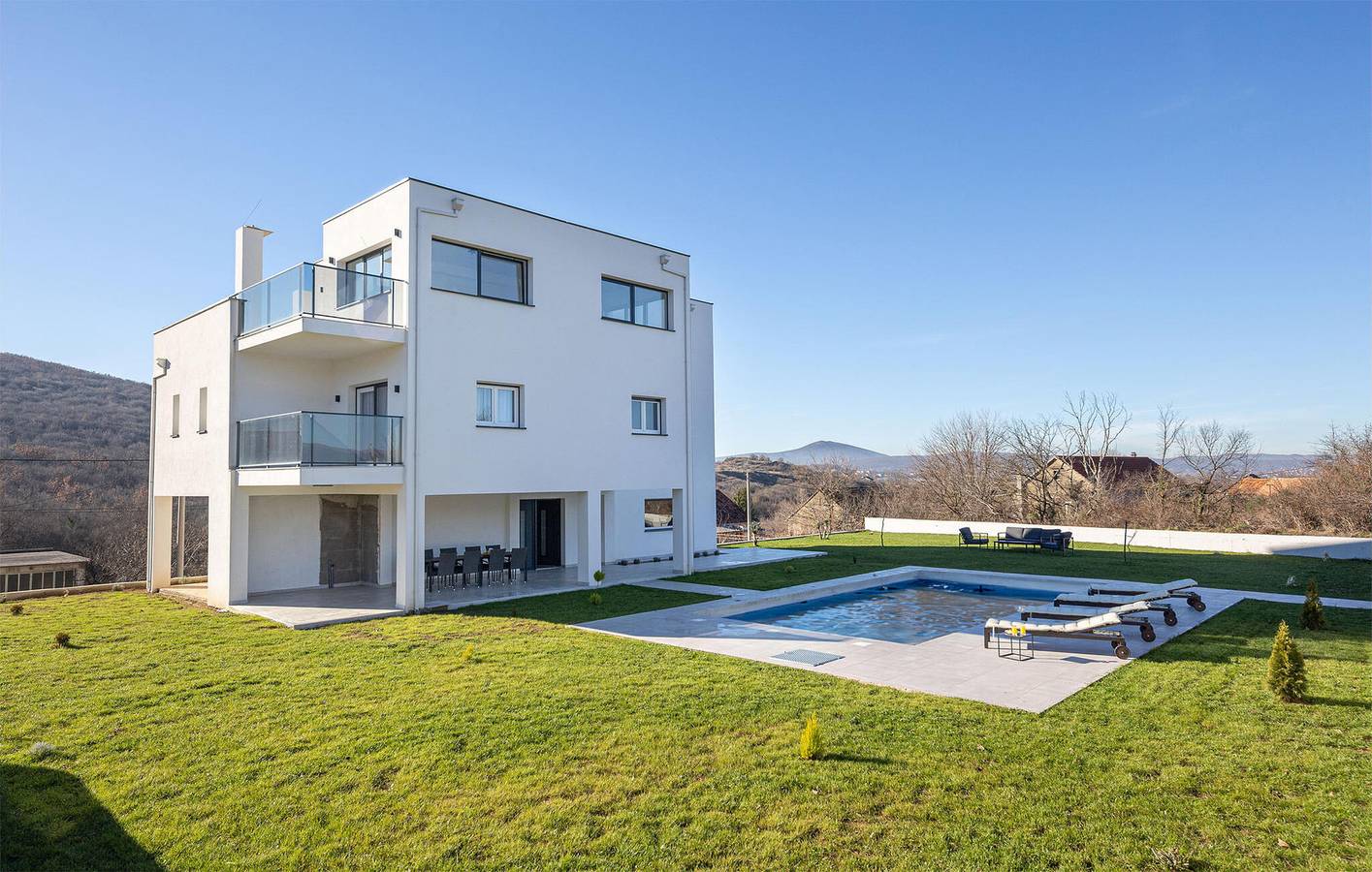 Gemütliche Ferienwohnung mit Pool, Terrasse und WLAN in der Nähe von Trilj und Stari Grab in Dalmatinisches Zagora