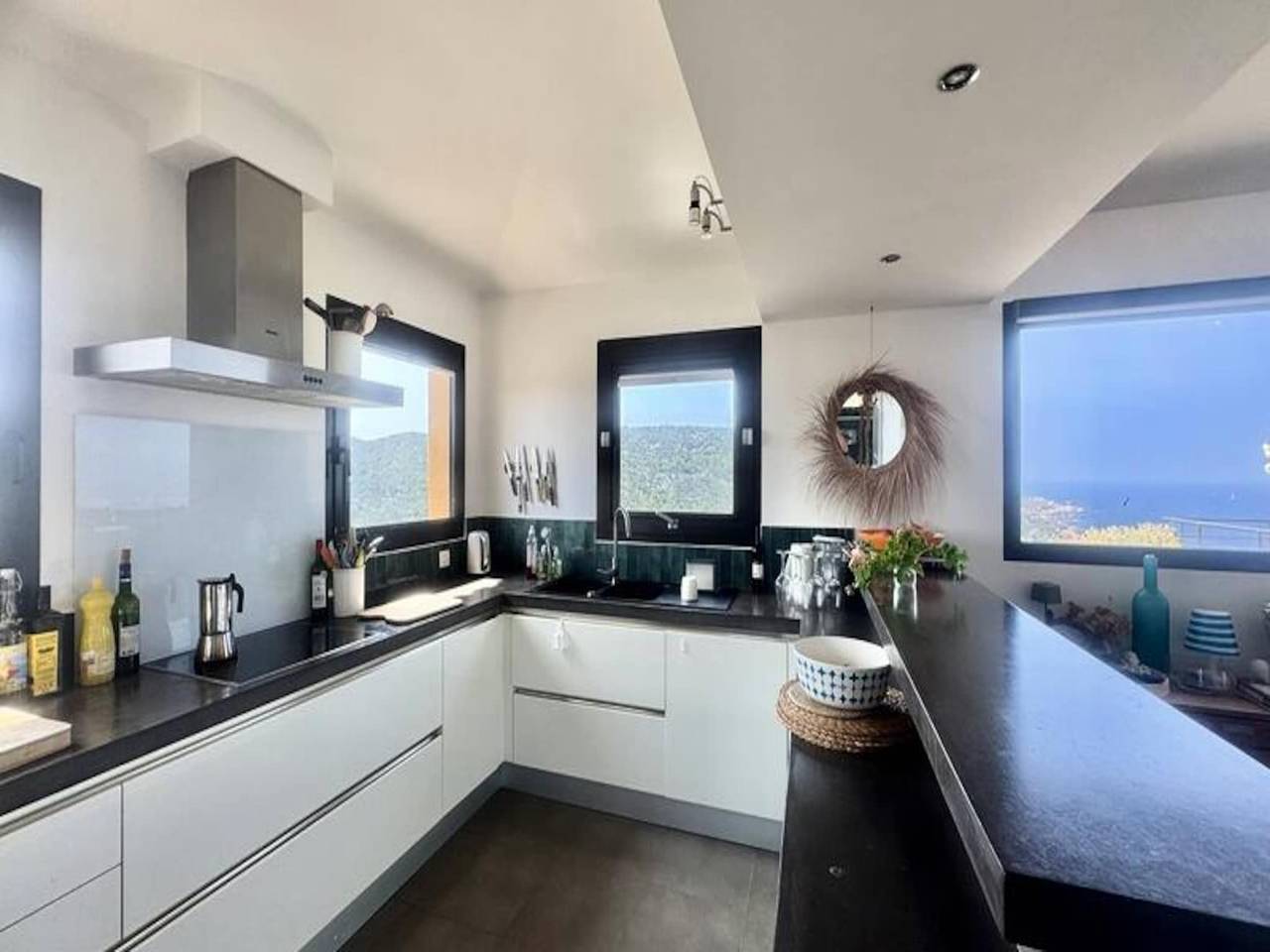 Appartement entier, Villa à Tizzano avec Vue sur Mer in Tizzano, Sartène