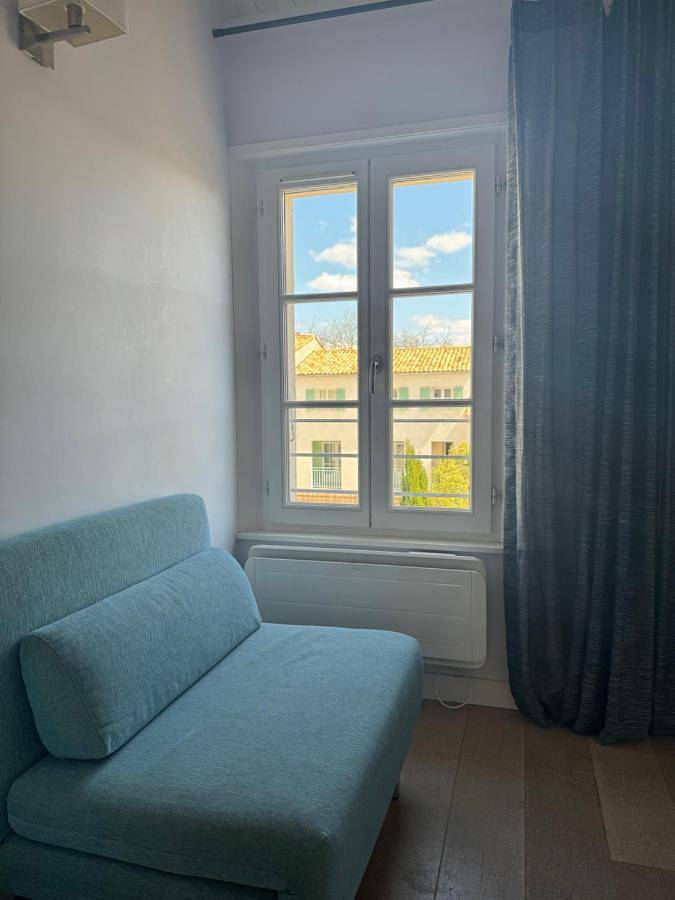 Hôtel pour 2 personnes, avec jardin ainsi que vue et piscine, animaux acceptés dans Office De Tourisme De Saint Martin En Re - 3