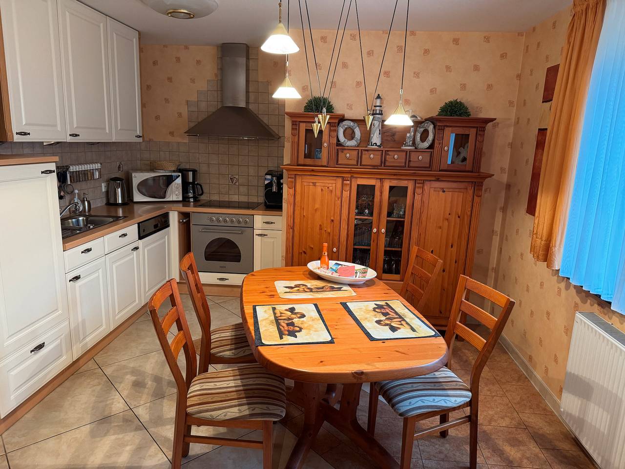Entire apartment, Apartment 'Ferienwohnung Baier' with Private Terrace and Wi-Fi in Überlingen, Region Bodensee-Oberschwaben