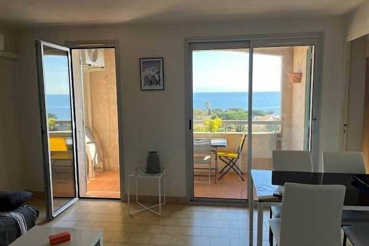 Ganze Wohnung, Panoramic sea view Terrace Swimming pool Air conditioning Parking in Les Issambres, Roquebrune-sur-Argens