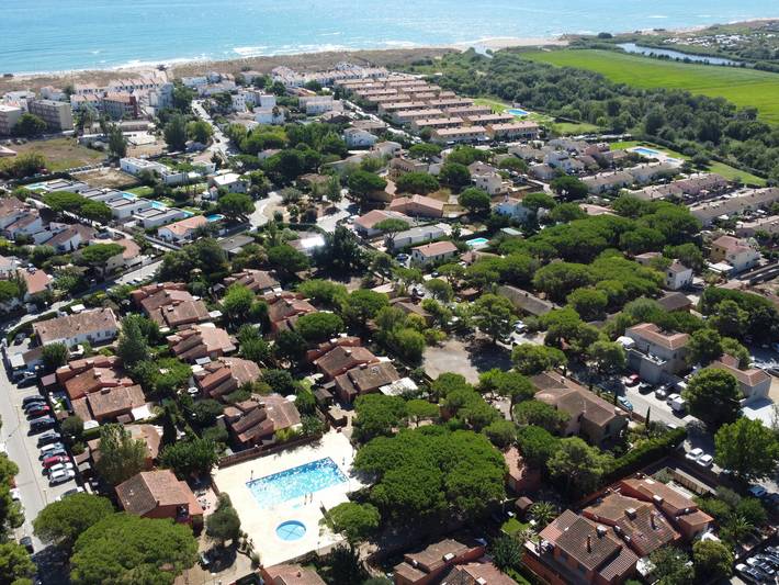 Villa para 6 en Torroella de Montgrí con piscina, cerca de la playa in Mas Pinell, Torroella de Montgrí