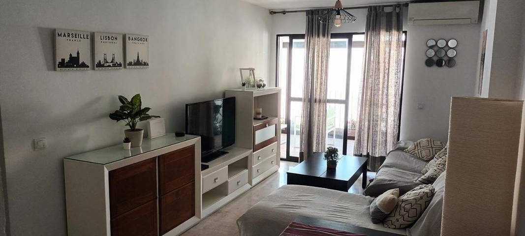 Appartamento per 4 persone, con Balcone e Idromassaggio nonché Terrazza e Piscina a Arroyo de La Miel
