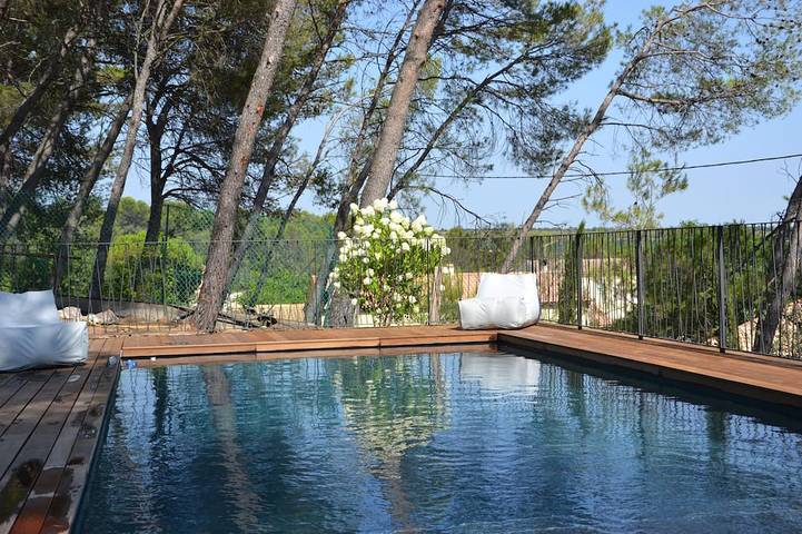 Location de vacances pour 8 personnes, avec Jacuzzi ainsi que Terrasse et Jardin à Assas (Hérault)