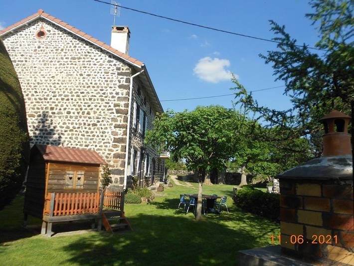 Location de vacances pour 6 personnes, avec piscine ainsi que jardin et vue à Alleyrac - 2