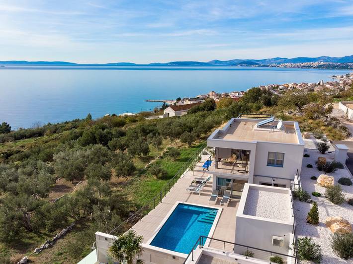 Seaview Villa Big Blue mit 32qm beheiztem Pool, 4 Schlafzimmer in Podstrana, Split-Dalmatien