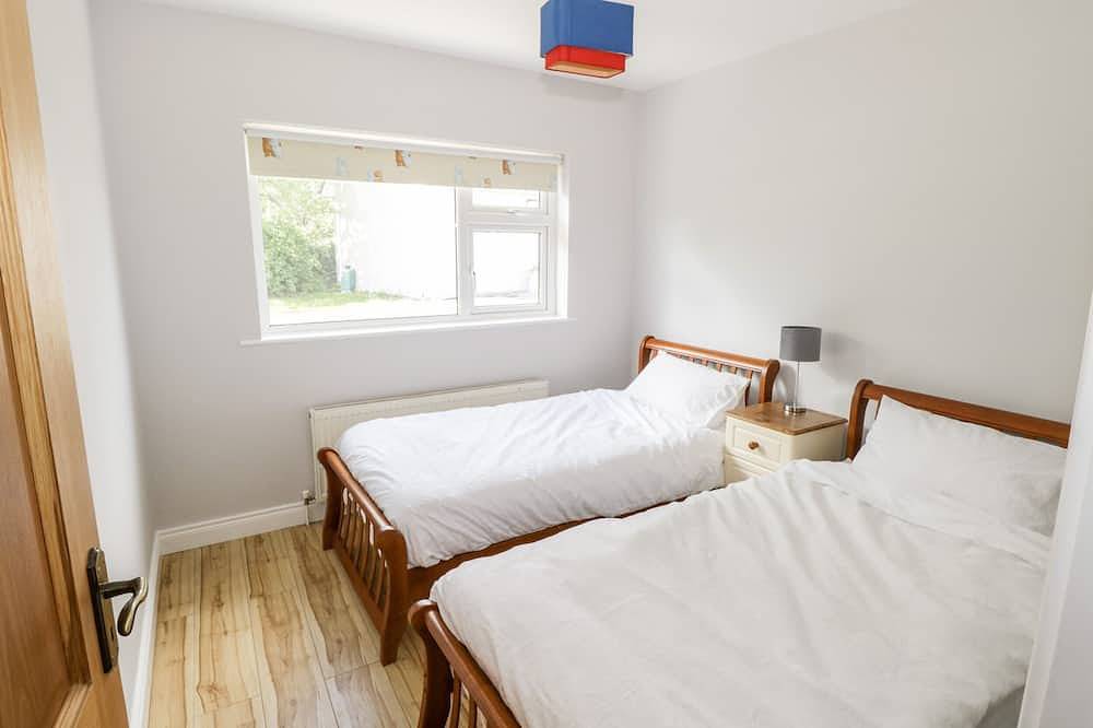 Kilkeeran Lodge, family friendly in Ballinrobe, County Mayo in Castlebar, Lough Mask