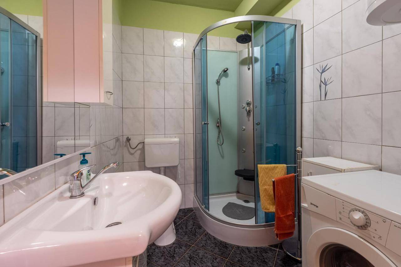Three-Bedroom House in Grizane, Primorje-Gorski Kotar