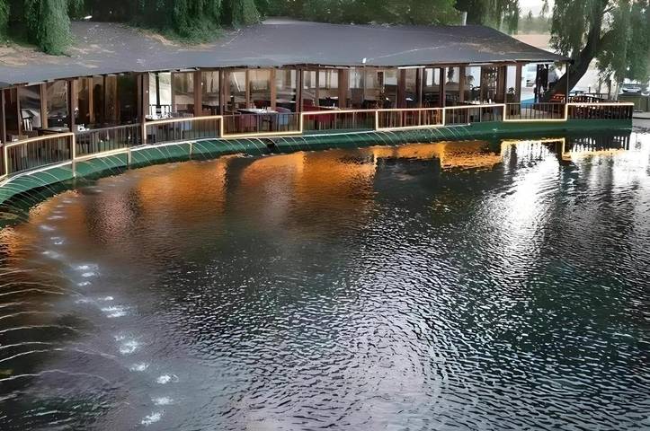 Appart’hôtel pour 6 personnes, avec vue et piscine ainsi que vue sur le lac et balcon - 1