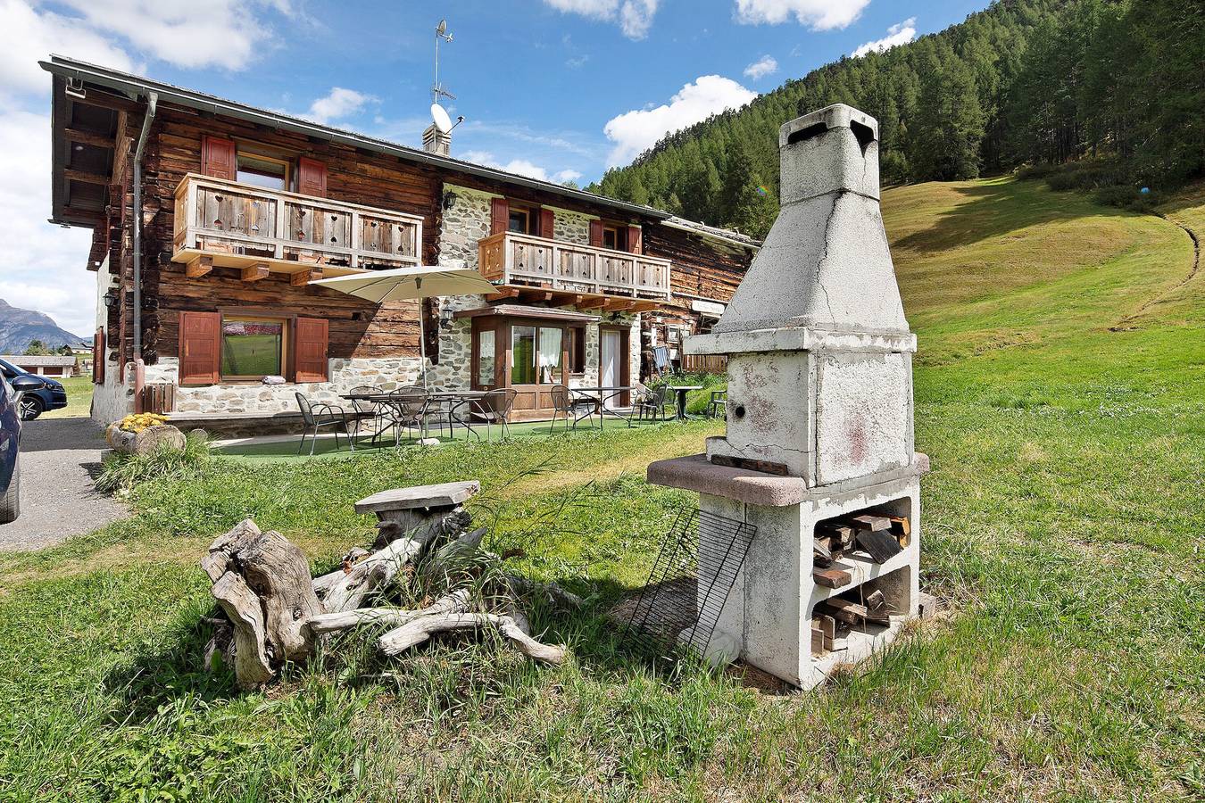 Appartement entier, Appartement "Legnameir Bait da Rez", avec balcons et Wi-Fi in Livigno, Valtellina