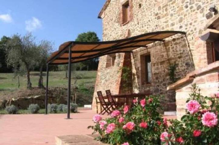 Agriturismo per 2 persone, con terrazza e giardino in Torrita di Siena