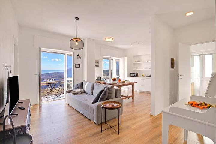 Ferienwohnung für 7 Personen, mit Balkon und Kinderpool sowie Seeblick in Comune di Stresa - 3