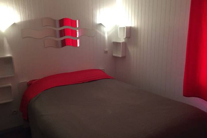 Gîte pour 6 personnes, avec terrasse et piscine ainsi que jacuzzi et sauna à Le Porge - 4