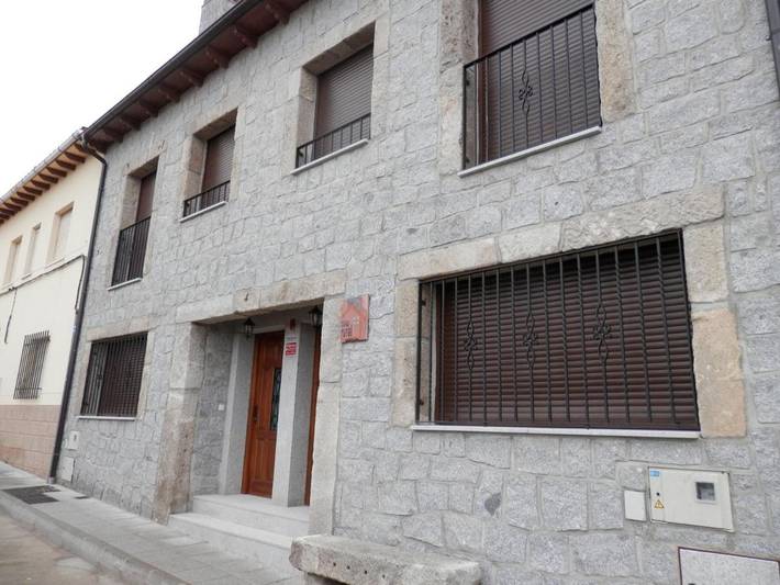 Casa rural para 4 personas, con Balcón además de Jacuzzi y Vistas en Narrillos de San Leonardo