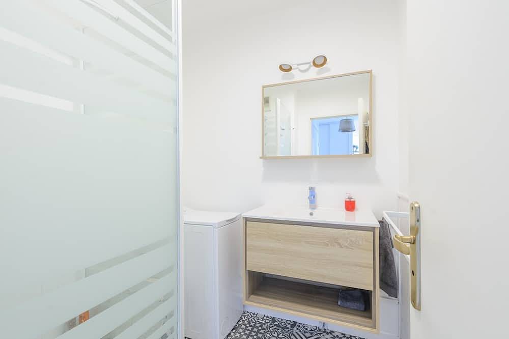 Entire apartment, Quiet Apartment with Large Terrace Near La Rochelle, Aytré in Aytré, La Rochelle region