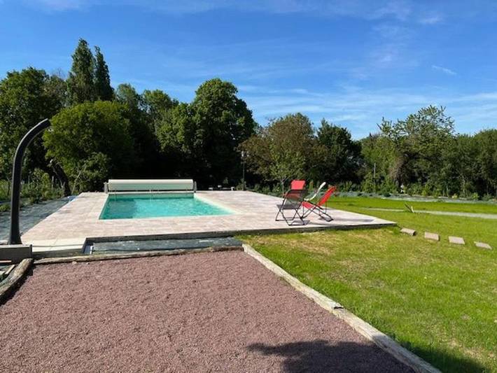 Location de vacances pour 15 personnes, avec Jacuzzi et Terrasse ainsi que Jardin et Piscine