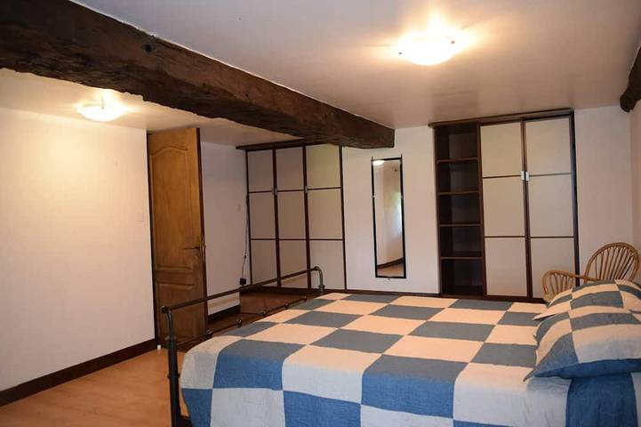 Gîte pour 8 personnes, avec terrasse ainsi que piscine et jardin à Monsireigne - 2