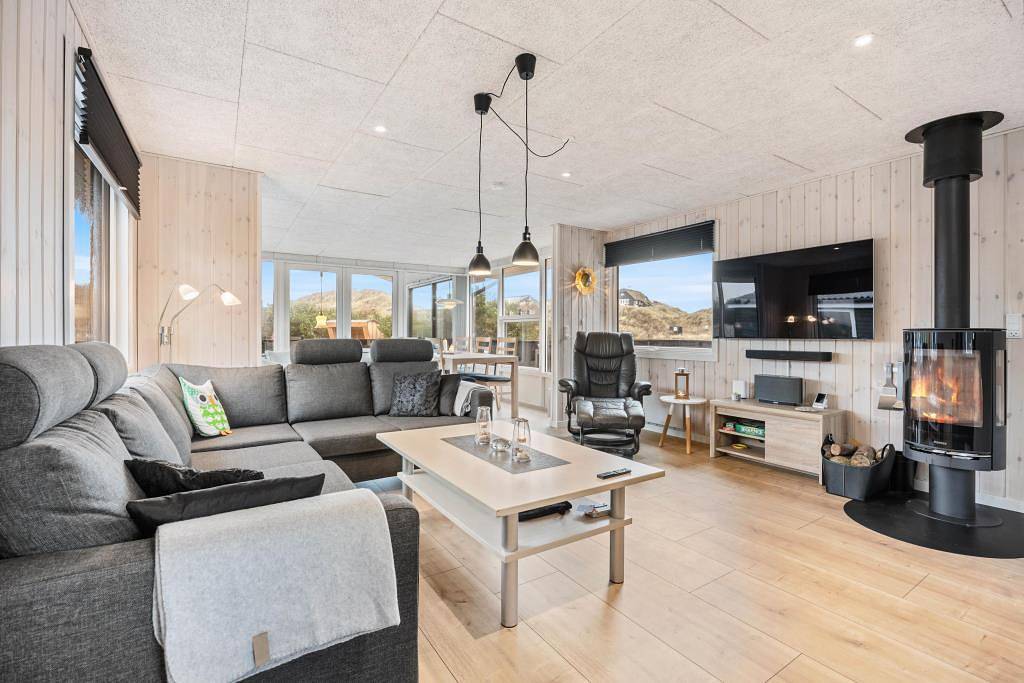 Beautiful activity holiday home with pool table, table tennis and outdoor sauna in Ringkøbing, Holmsland Klit