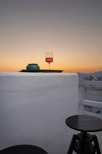 Vacation Rental for 5 Guests in Mykonos, Cyclades, Picture 1