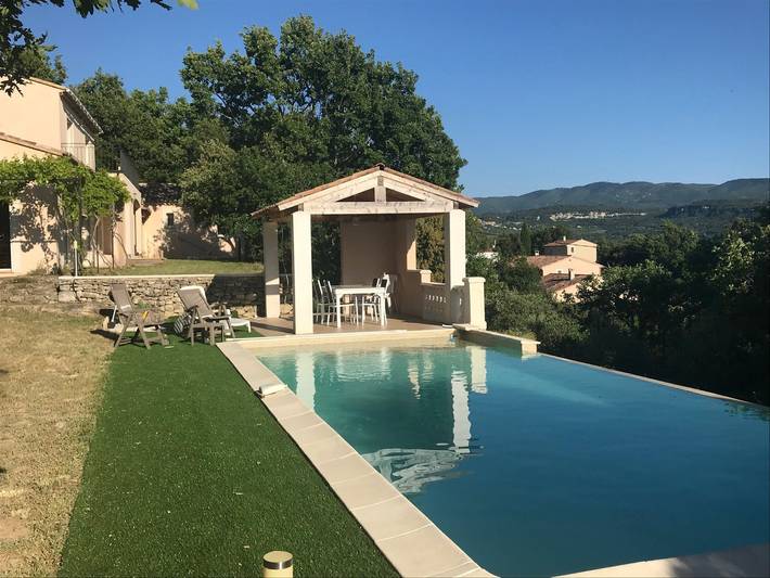 Gîte pour 4 personnes, avec terrasse ainsi que jardin et piscine à Apt - 3