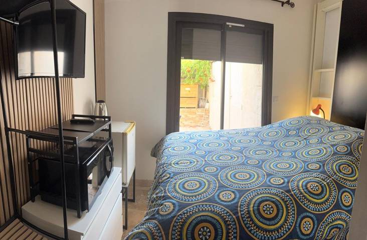 Hôtel pour 2 personnes, avec Terrasse ainsi que Jardin et Piscine