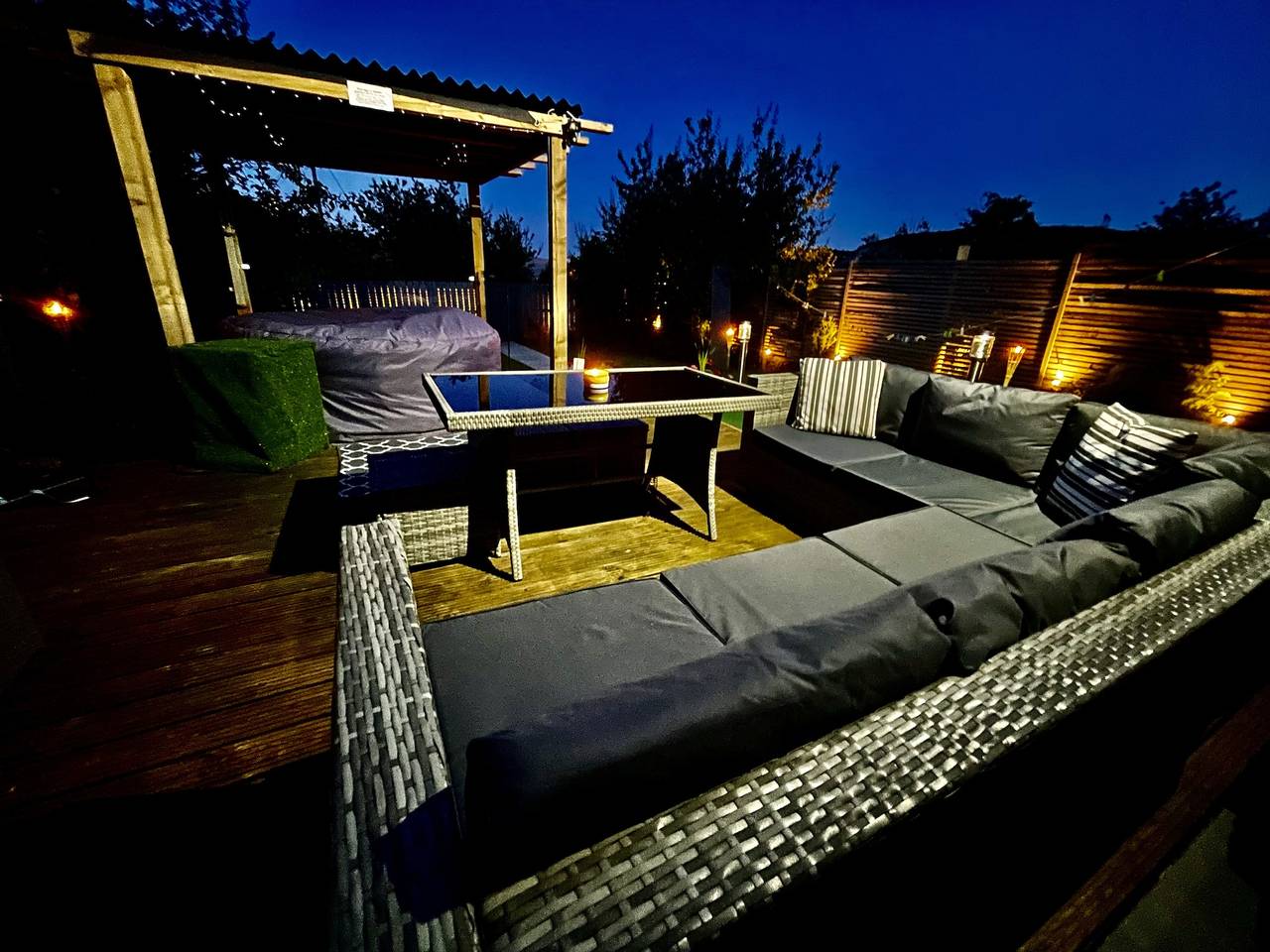 Sleeps 8 Snowdonia North Wales Nr Zip World in Tanygrisiau, Snowdonia