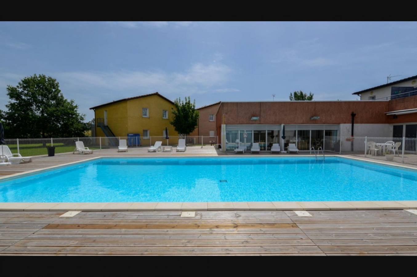 Ganze Wohnung, Le Domaine du Green -Two-Bedroom Apartment in Rivières, Albi und Umgebung