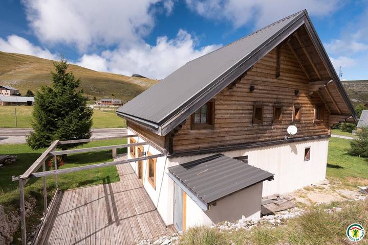 Gîte for 15 people, with terrace and garden - 1