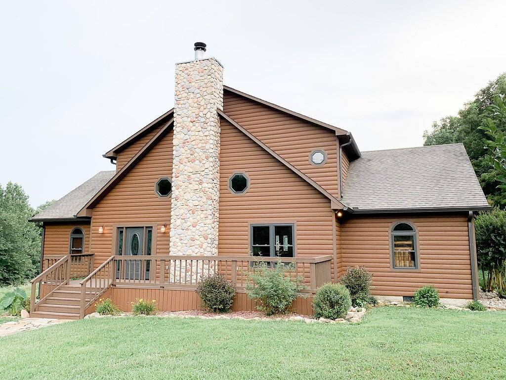 Cmr Hideaway Lodge poolside Barren County near Barren River Lake in Barren County