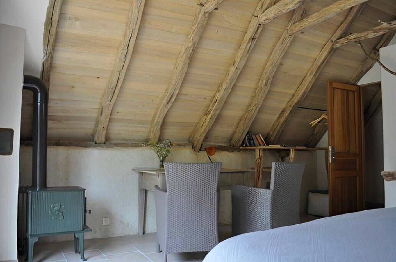 La Saugette Guest Room with Private Terrace, Shared Garden, and Wi-Fi in Marcilhac-sur-Célé, Causses du Quercy Regional Nature Park