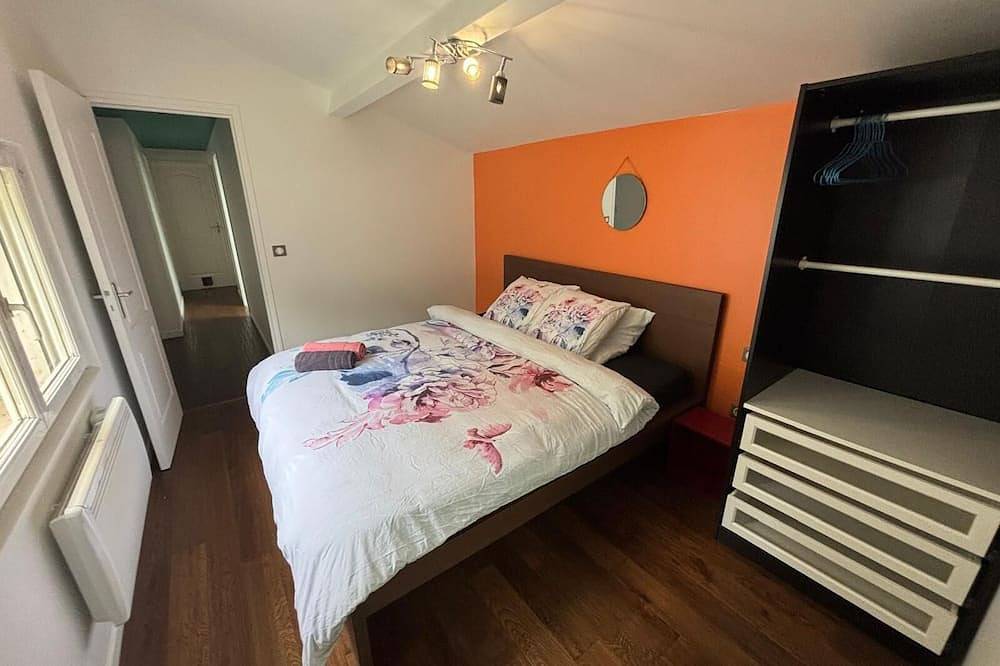 Grande maison au Le Plessis-pâté pour 10 personnes. À seulement 35 km de Paris. in Le Plessis-Pâté, Essonne