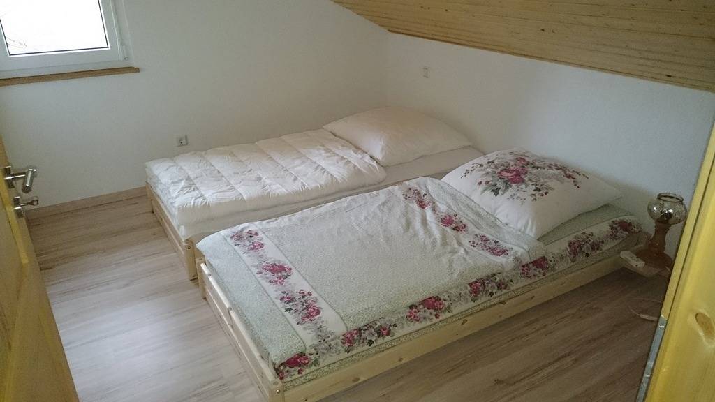 Ganze Ferienwohnung, Feriendorf "Am Forsthaus" Mosbach - Forsthaus (60 qm - Wohnzimmer, 2 Schlafzimmern, Küche Bad auf 2 Etagen - max. 4 Pers.+ Kleinkind) in Wartburg, Wutha-Farnroda