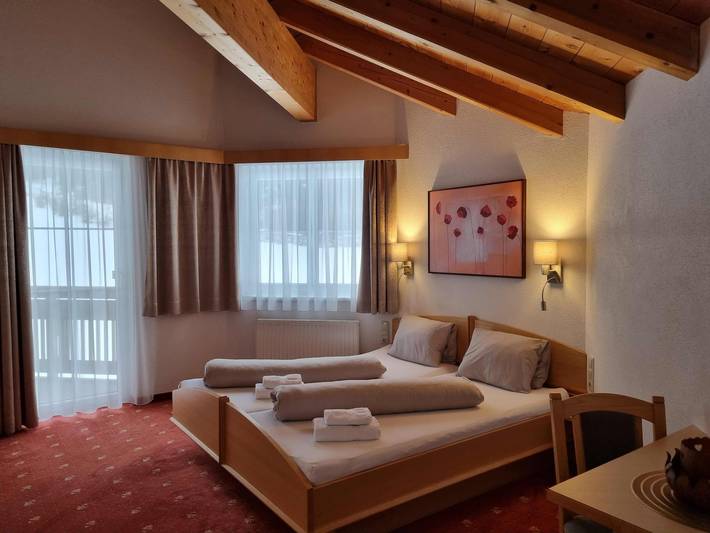 Ferienwohnung für 2 Personen, mit Balkon und Garten sowie Sauna in Ischgl