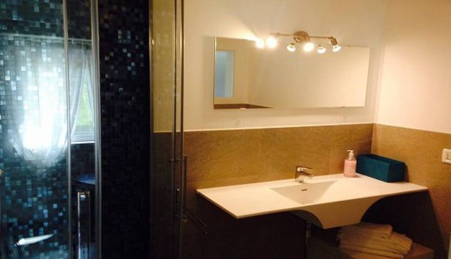Appartamento intero, Appartamento 'Special' con piscina condivisa, Wi-Fi e aria condizionata in Palazzolo dello Stella, Provincia d'Udine