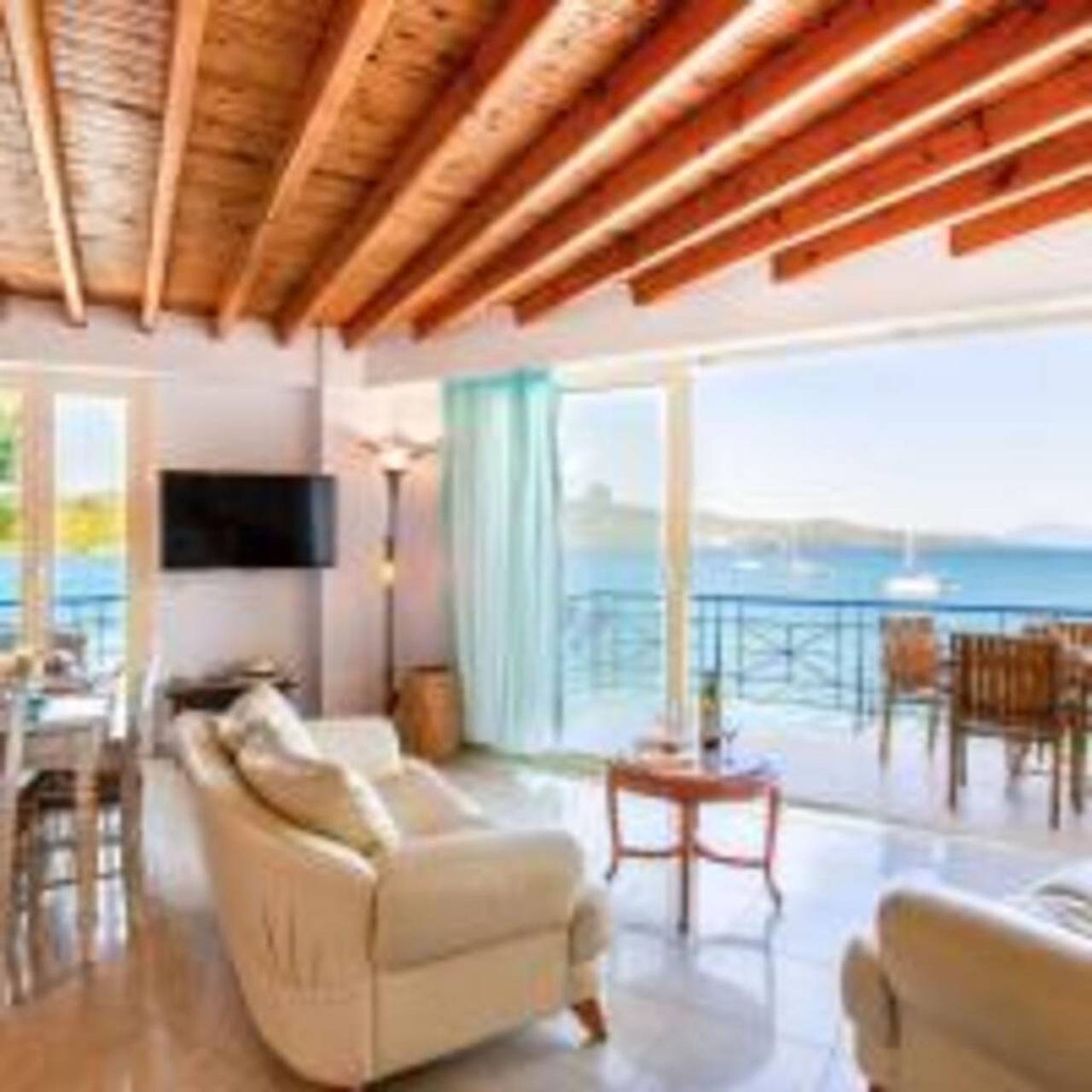 Ολόκληρο το διαμέρισμα, Salty Breeze Beachfront Apartment in Λυγιά, Ελλάδα