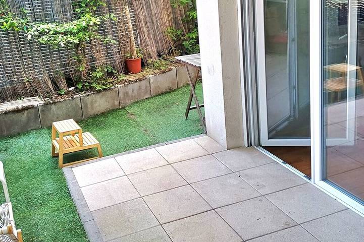 Appartement entier, Appartement agréable et lumineux à 5 minutes du métro. in Issy-les-Moulineaux, Hauts-de-Seine
