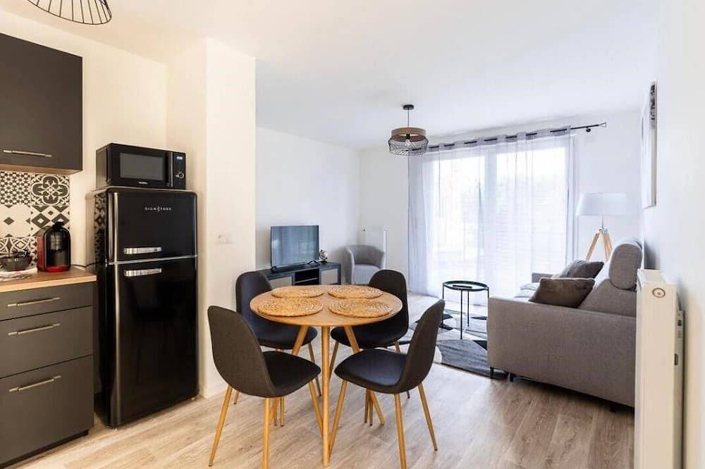 Entire apartment, Cosy, fully-equipped apartment just 15 minutes from Disneyland. in Montévrain, Seine-et-Marne
