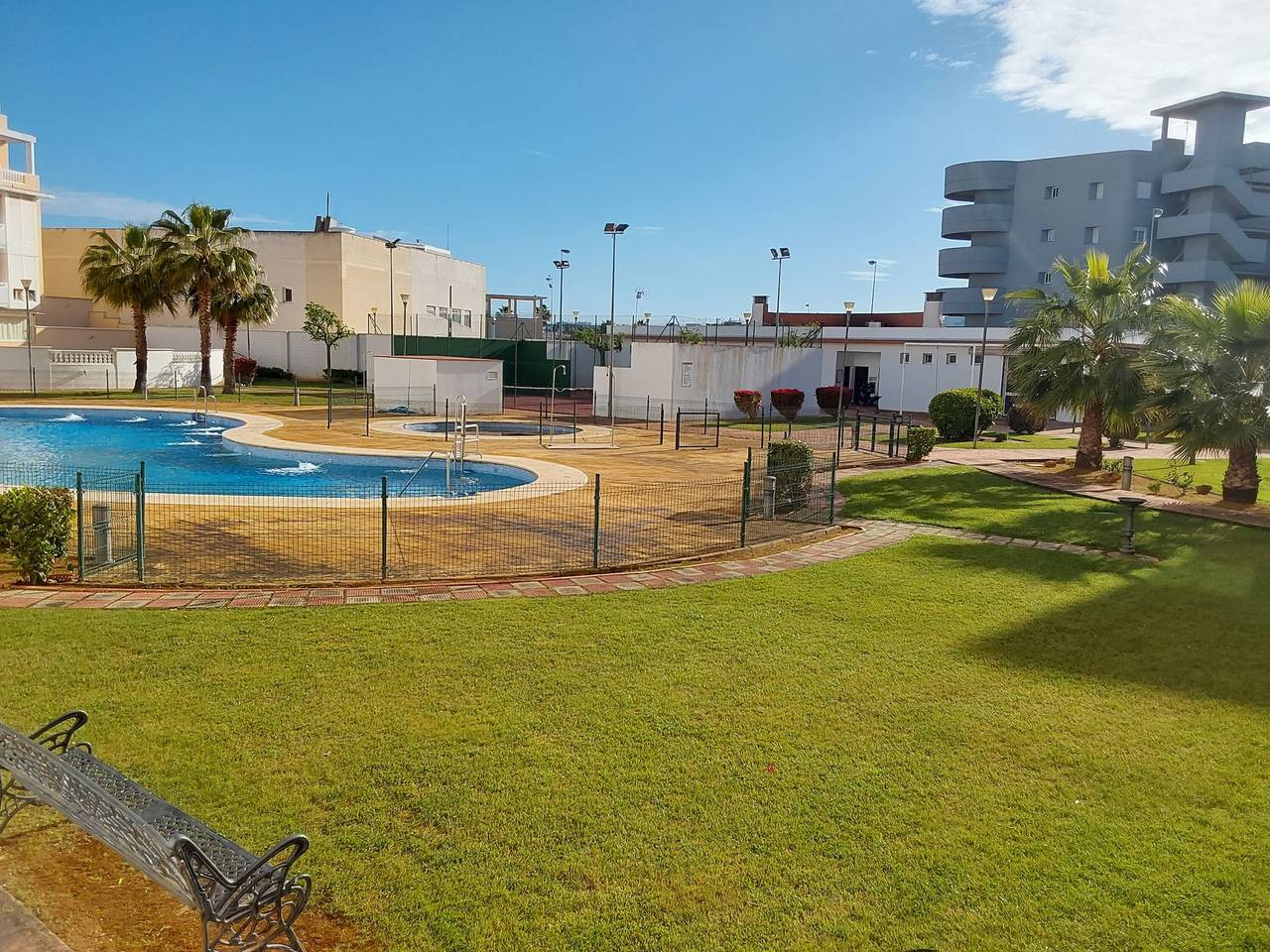 Apartamento entero, Apartamento El Mirador del Cantil cerca de la playa con piscina compartida y aire acondicionado in Isla Cristina, Costa de la Luz