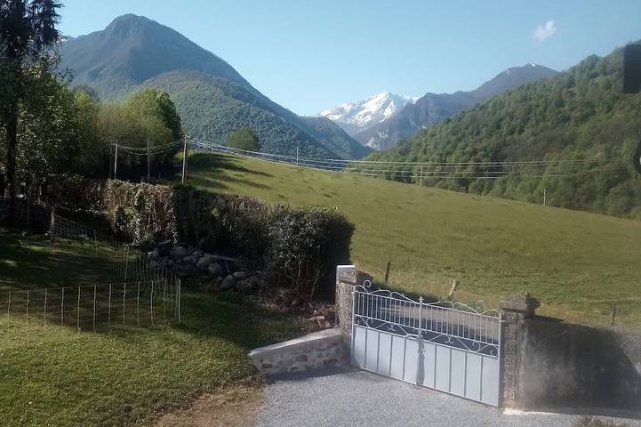 Gîte pour 6 personnes, avec terrasse et jardin