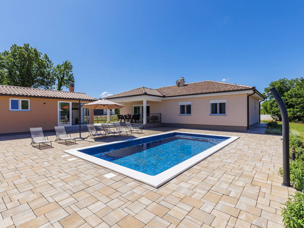 Casa vacanza a Kunj a partire da 184€ a notte