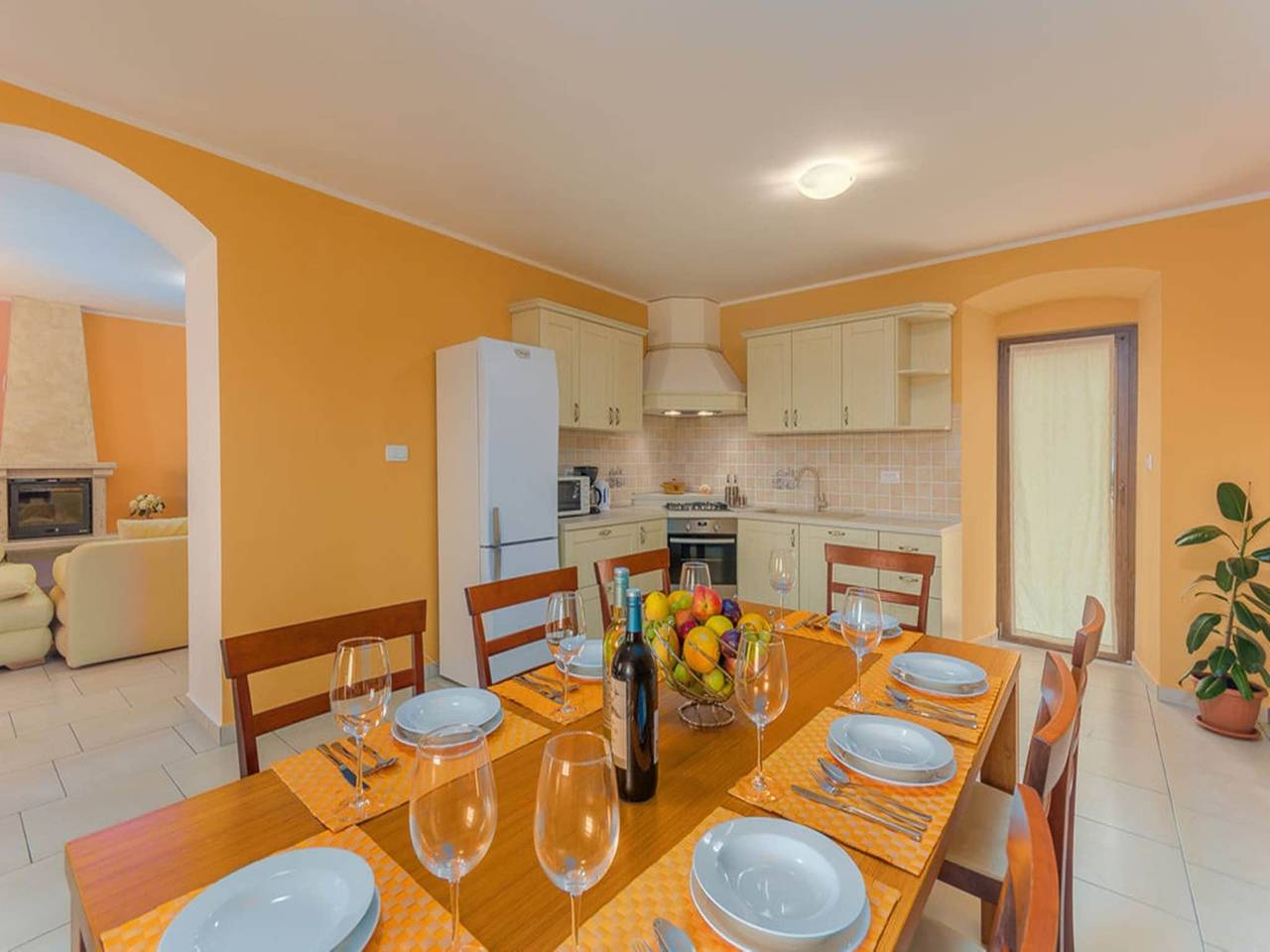 Villa in Skitaca mit Pool und Meerblick in Raša, Ostküste Istrien