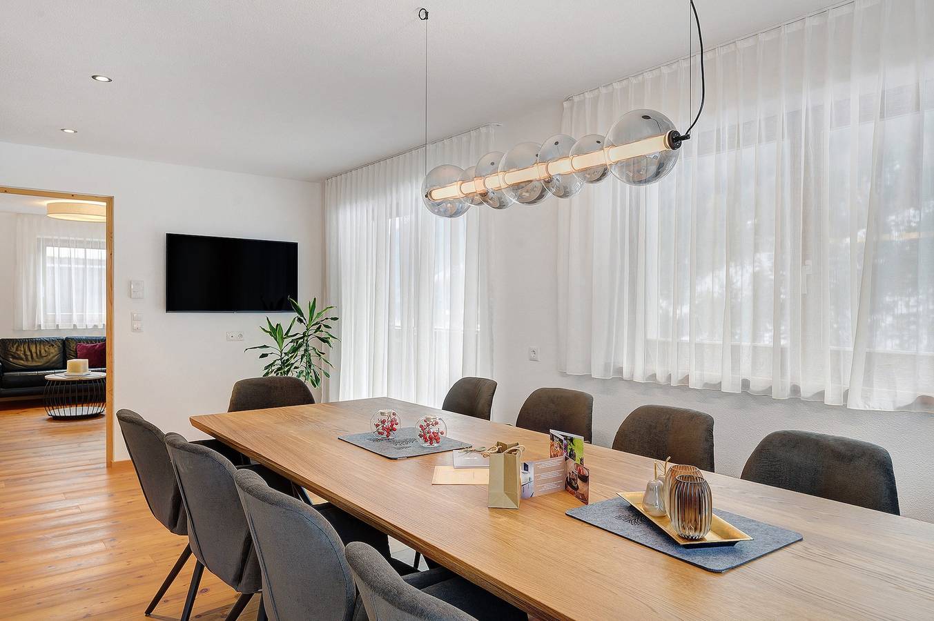 Entire apartment, New Opening Penthouse Zirm with Mountain Views, Private Terrace, and Large Dining Room in Mühlwald, Ziller valley alps