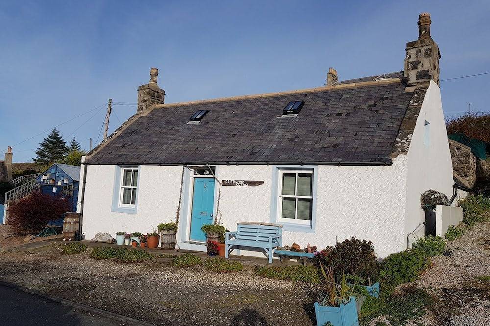 Ganze Wohnung, Driftwood Cottage in der Nähe von Portsoys historischem Hafen mit atemberaubendem Garten in Portsoy, Aberdeenshire