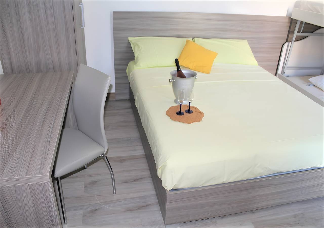 Appartement entier, Appartement 'Piccolo' avec jardin commun et climatisation in Porto Cesareo, Golfe de Tarente