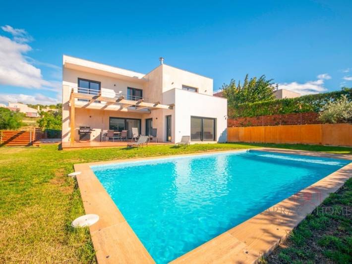 Chalet para 10 personas, con balcón además de piscina y jardín - 1